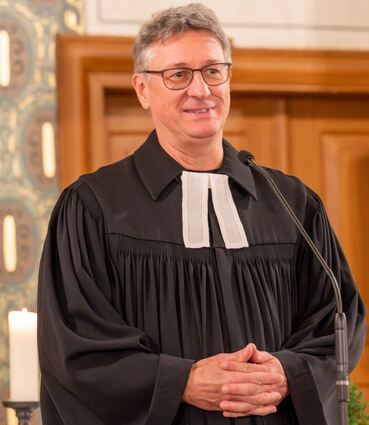 Tilman Pape, Pfarrer für Ökumene und Mission des Evangelischen Dekanats Bergstraße, ist am Silvesterabend in den Ruhestand verabschiedet worden.