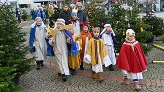Vom Pfarrhaus in der Römerstraße aus führte der Weg der Sternsinger gestern zum Stadthaus.