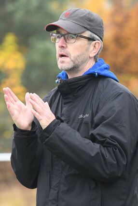 Trainer Udo Becker hat mit dem TSV Hambach eine überragende Hinrunde in der B-Liga gespielt.