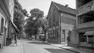 Die Bahnhofsstraße in Bensheim um das Jahr 1960.