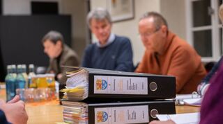 Alle Unklarheiten beseitigt: Der Akteneinsichtsausschuss zum Bebauungsplan „Nördlich der Hauptstraße“ in Rodau tagte am Dienstag im Goethe-Zimmer.