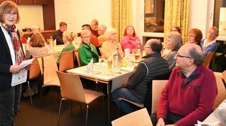 Zum Jahresabschluss traf sich die ÖFL (l. Margot Müller) zum Essen.