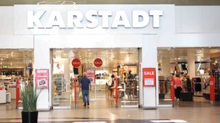 Die Beschäftigten der Galeria Karstadt Kaufhof Filiale in Viernheim hoffen weiter auf eine Rettung der angeschlagenen Warenhauskette.