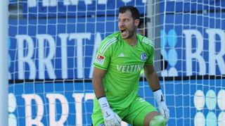 Voller Ehrgeiz: Der Lampertheimer Marius Müller hat in der Fußball-Welt schon viel gesehen. Aktuell brennt er nach seiner Adduktorenverletzung auf sein Comeback zwischen den Pfosten des FC Schalke 04.