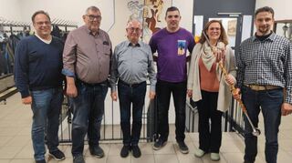 Achim Wunsch und Roland Ritter mit ihren Nachfolgern Uwe Techt, Felix Ritter, Angela Krix und Andreas Volk (von links).