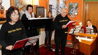 Beim Neujahrskonzert wurden Stücke der Komponisten Henry Purcell, Valentin Rathgeber, Arcangelo Corelli und Andreas Hammerschmidt zu Gehör gebracht. Begleitet wurde der Gesang von Blockflöte und Cembalo.