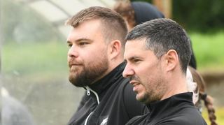 Der FC 07 ist mit Trainer Mark Schneider (re.) und seinem Assistenten Dominique Völker in dieser Saison auf einem guten Weg.