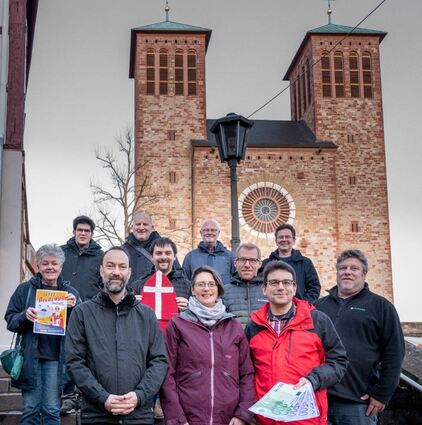 Die Spendeneinnahmen aus dem Nikolaus-Besuchsdienst von Sankt Georg wurden am Freitag an zwei Vereine überreicht.