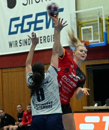 Kim Naidzinavicius kam im Bundesliga-Heimspiel der Flames am Dienstag gegen den Buxtehuder SV nicht immer wie gewünscht zum Zug.