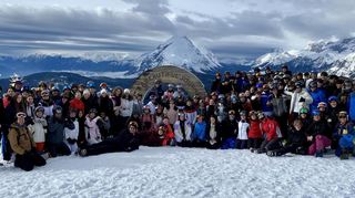 Schneesportwoche des Starkenburg-Gymnasiums, zugleich Abschlussfahrt der 10. Klassen, fand in Seefeld statt; im Hintergrund die imposante Hohe Munde.