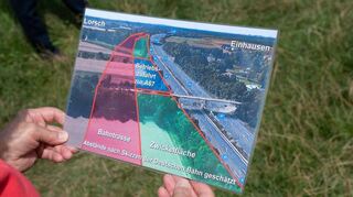 Seit Jahren wird im Kreis Bergstraße über die Neubaustrecke Frankfurt-Mannheim diskutiert. Laut Medienberichten könnte das Projekt jetzt aufgrund von Sparmaßnahmen auf unbestimmte Zeit verschoben werden.