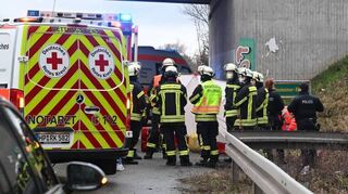 Sofort eingeleitete Reanimationsmaßnahmen blieben ohne Erfolg. Eine leblose Person, gestern aufgefunden an der K31, beschäftigt die Polizei.