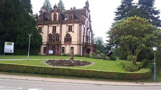 Das großherzogliche Palais in Badenweiler war die letzte Wohnstätte von Großherzogin Hilda. Es steht inzwischen unter der Verwaltung der Staatlichen Schlösser und Gärten Baden-Württemberg.