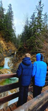 Eins mit der Natur: Der Wendelstein-Männlein-Weg bei Bayrischzell führt auch an einem kleinen Wasserfall vorbei.