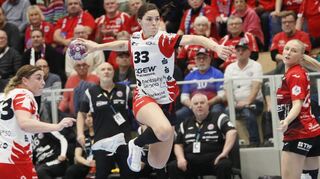 Den Rückenwind vom Bundesliga-Sieg beim Thüringer HC (beim Wurf Lucie Kretzschmar) wollen die Flames mitnehmen ins letzte Heimspiel in der European League heute in Elsenfeld gegen Nantes.