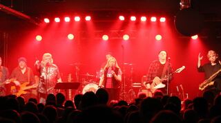 Volle Lotte: Die Rodgau Monotones traten am Freitagabend im Musiktheater Rex in Bensheim auf.