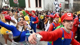 Auch Super Mario war beim Fastnachtsumzug in Heppenheim dabei.