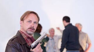 Das Ensemble der Theaterlust München führt im Parktheater die Komödie „Eingeschlossene Gesellschaft“ von Jan Weiler auf.