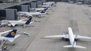 Der Flughafenbetreiber Fraport wird 100 Jahre alt. Der Aktienkurs erreicht dadurch allerdings keine Höhenflüge.