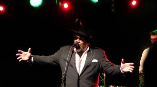 Mit seiner dunklen Soulstimme begeisterte der 63-jährige Big Daddy Wilson das Publikum im Musiktheater.