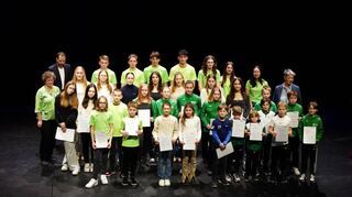 Bensheim, Parktheater, Jugend-Sportlerehrung, 16.02.2024; Foto: Thomas Zelinger

auf dem Foto: Ehrung der Mannschaften - Teil 2