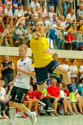 Torschuss von Arnor Oskarsson in der  Saison 2023/2024.