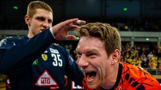 Tobias Reichmann (rechts, mit Joel Birlehm) gehörte gegen Hannover zu den Sieggaranten der Löwen.