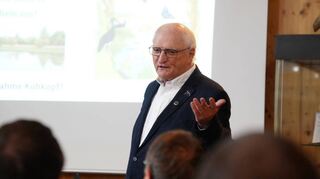 Nach Einschätzung des Ornithologen Heinz Kowalski wird die Bedrohung durch einen Rückgang der Artenvielfalt in gefährlicher Weise unterbewertet.