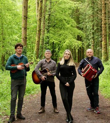 Die Band 3’oh featuring Anne Brennan tritt beim Irish Spring Festival am 24. März im Bensheimer Parktheater auf.