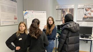 Das Netzwerk DS Women von Dentsply Sirona hat Workshops zur Berufsorientierung an Schulen angeboten – insbesondere Mädchen waren angesprochen.
