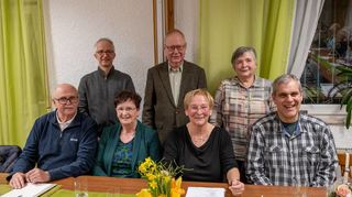 Unser Bild zeigt den neu gewählten Vorstand der Bensheimer Ortsgruppe des Odenwaldklubs (v. l.): Wolfgang Nahrgang (Kassen-wart), Daniel Brendle (Jugendwart), Doris Wolf (Schriftführerin), Wilfried Himken (Beisitzer), Brigitte Bach (Vorsitzende), Erna Jarz (Wanderwartin) und Matthias Frauenstein (stellvertretender Vorsitzender).
