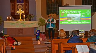 In der Gadernheimer Kirche wurde der Weltgebetstag gefeiert. Vorbereitet hatten ihn Frauen aus den evangelischen Kirchen-gemeinden Reichenbach, Beedenkirchen, Gadernheim und der katholischen Gemeinde Sankt Andreas Reichenbach. Thema war das Leben der Frauen in Palästina.