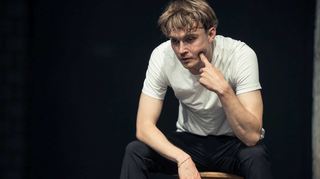 HKB Theater - Jonas Dumke «Ach! Ein Kleist-Portrait von Jonas Dumke»

© Ben Zurbriggen Fotografie
ben-zurbriggen.ch