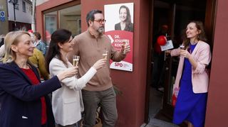 Die SPD-Landtagsabgeordnete Josefine Koebe (r.) begrüßte Mitarbeiter und Gäste zur Einweihung ihres Wahlkreisbüros.