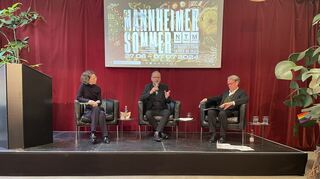 Dramaturgin Cordula Demattio (v.l.n.r), Künstlerischer Leiter Jan Dvorák und Opernintendant Albrecht Puhlmann.