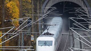 Die Züge sollen nach Plänen der Bahn durch einen bergmännisch gebohrten Tunnel fahren.