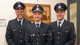 Junges Team: Stadtbrandinspektor Eichler (Mitte) mit seinen Stellvertretern Thomas Kindinger (l.) und Stephan Hubeler.
