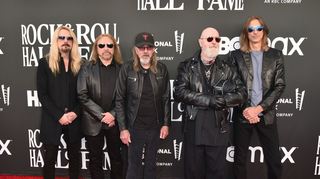 Hat die Spitze der deutschen Album-Charts erobert: die Metal-Band Judas Priest.