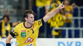 Ein Wurf, ein Tor, ein Jubel mit den Fans: Schon bald könnte es für Uwe Gensheimer wieder so weit sein.