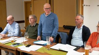 Der Vorstand des Kur- und Verkehrsvereins Auerbach um seinen Vorsitzenden Reinhard Bauß (Mitte) bei der Jahreshauptversammlung.