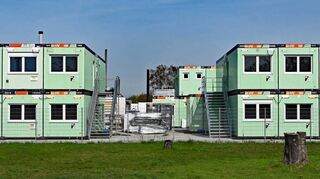 Die ersten Menschen sollen voraussichtlich Ende April oder Anfang Mai in die Container einziehen.