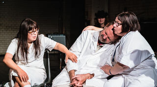 Aus Berlin nach Ludwigshafen: Das inklusive RambaZamba-Theater gastiert mit „Einer flog übers Kuckucksnest“ im Pfalzbau.