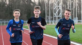 Paul Reibold, Lukas Ross und Maximilian Weinbach sind beim Leichtathletikclub Olympia Lorsch aktiv. Im Staffellauf hat das Trio die Hessenmeisterschaft gewonnen. Jetzt sind die jungen Läufer als „Team des Jahres“ nominiert.