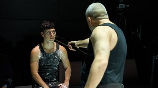 Eren Kavuko?lu (Woyzeck), Mansur Ajang (Tambourmajor) in "(Making) Woyzeck" nach Georg Büchner. Premiere am 4. November 2023 in der ADA (im Grillo-Theater). Regie: Caner Akdeniz. Foto: Nils Heck