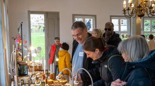 Im schönen Ambiente des Auerbacher Fürstenlagers fand am Wochenende der Kunsthandwerk-Markt „Taussendschöön“ statt.