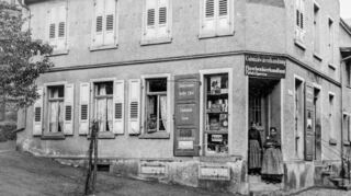 Das Haus am Löwenplatz damals...