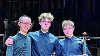 Das Zeisig Trio (v.l. Yuanzhen Sun, Erich Wenge und Aaron Woyniewicz) tritt am 6. April im Parktheater in Bensheim auf.