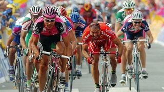 Der deutsche Radprofi Erik Zabel setzte sich am 3. Juni 2002 auf der Pestalozziallee in Tauberbischofsheim im Massensprint durch.