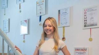 Lilly Rieber, Deutsche Meisterin der Sportakrobatik.