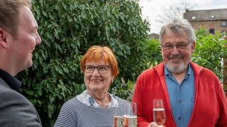 Zum Ehejubiläum von Gisela und Peter Helwig überbrachte Stadtrat Alexander Löffelholz die Glückwünsche der Stadt.